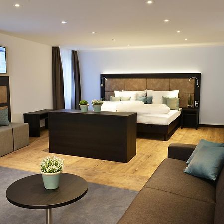 Uhu Gaestehaus Superior Koln Bagian luar foto