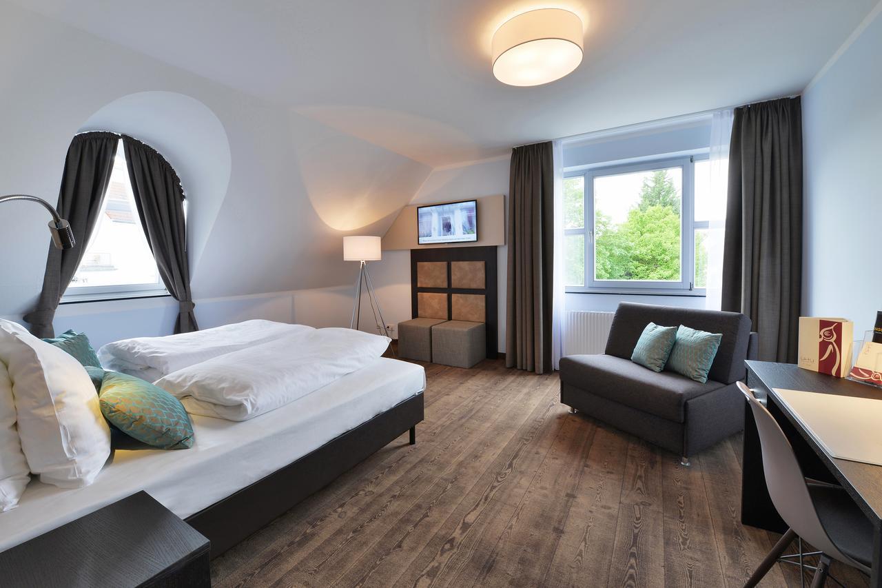 Uhu Gaestehaus Superior Koln Bagian luar foto