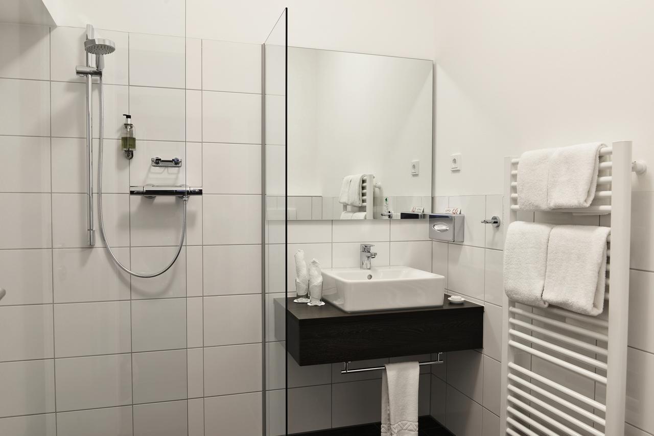 Uhu Gaestehaus Superior Koln Bagian luar foto