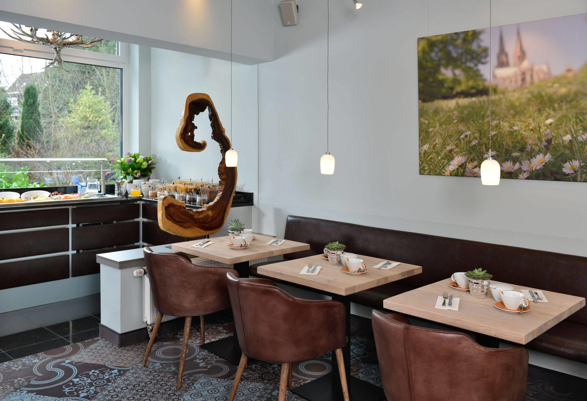 Uhu Gaestehaus Superior Koln Bagian luar foto