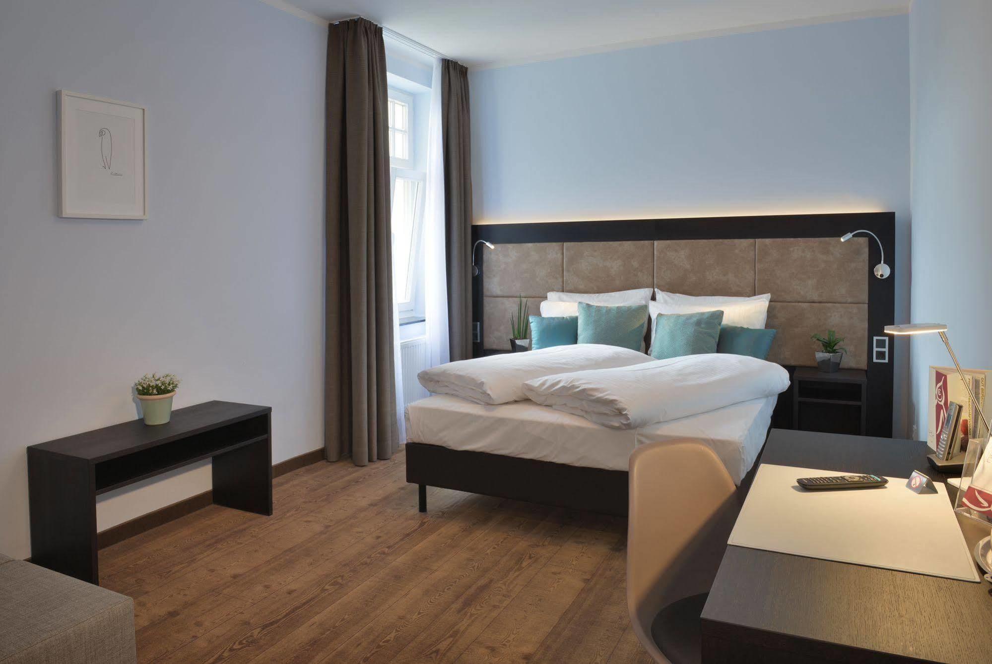 Uhu Gaestehaus Superior Koln Bagian luar foto